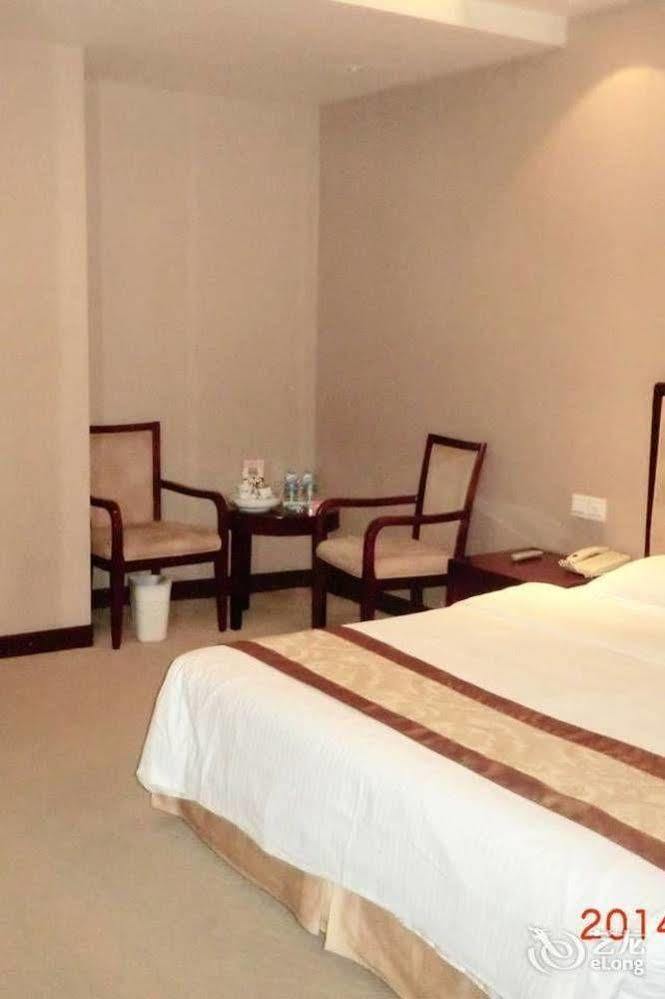 Hôtel Wanyi à Dongguan  Extérieur photo